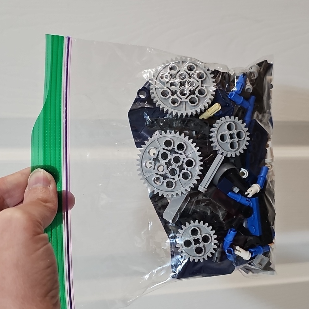 Robot Building Kit With Remote Control Blue EUC - Picture 8 of 9